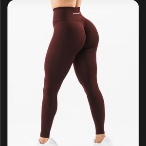 ALPHALETE AMPLIFY LEGGINGS in a brown color 🤎 With Scrunch Size Small